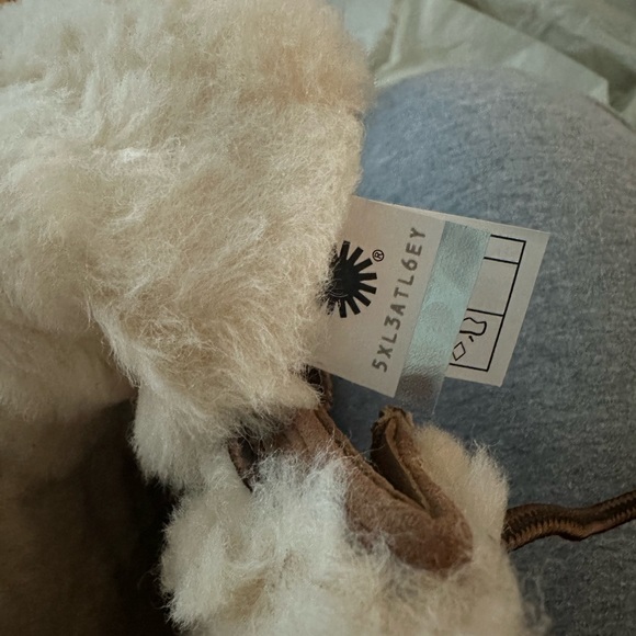 UGG Adirondack II Snowboots - Picture 6 of 10